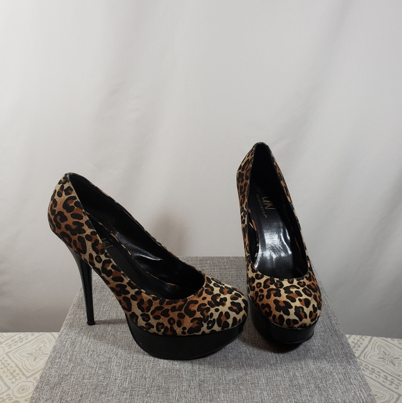 Shoes - Picture 4 of 4